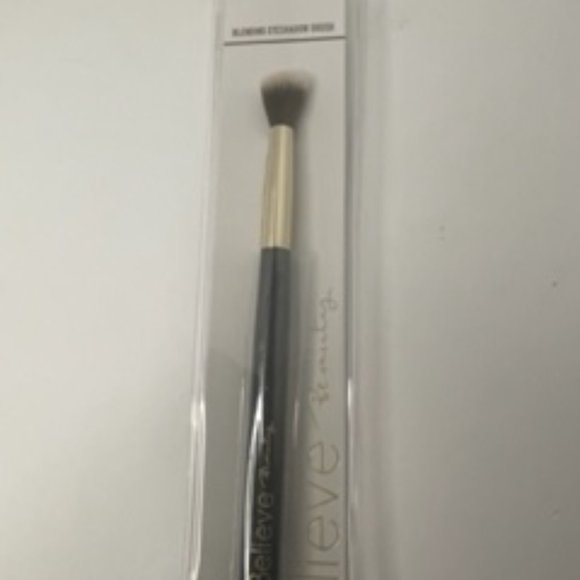 Be Passionate About Eyeshadow Palette with 4 Eye Brushes and Brush Cleaner - Picture 9 of 13